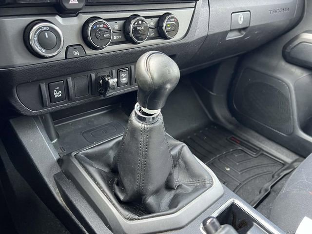 Used 2017 Toyota Tacoma TRD Off-Road AWD/4WD image 27