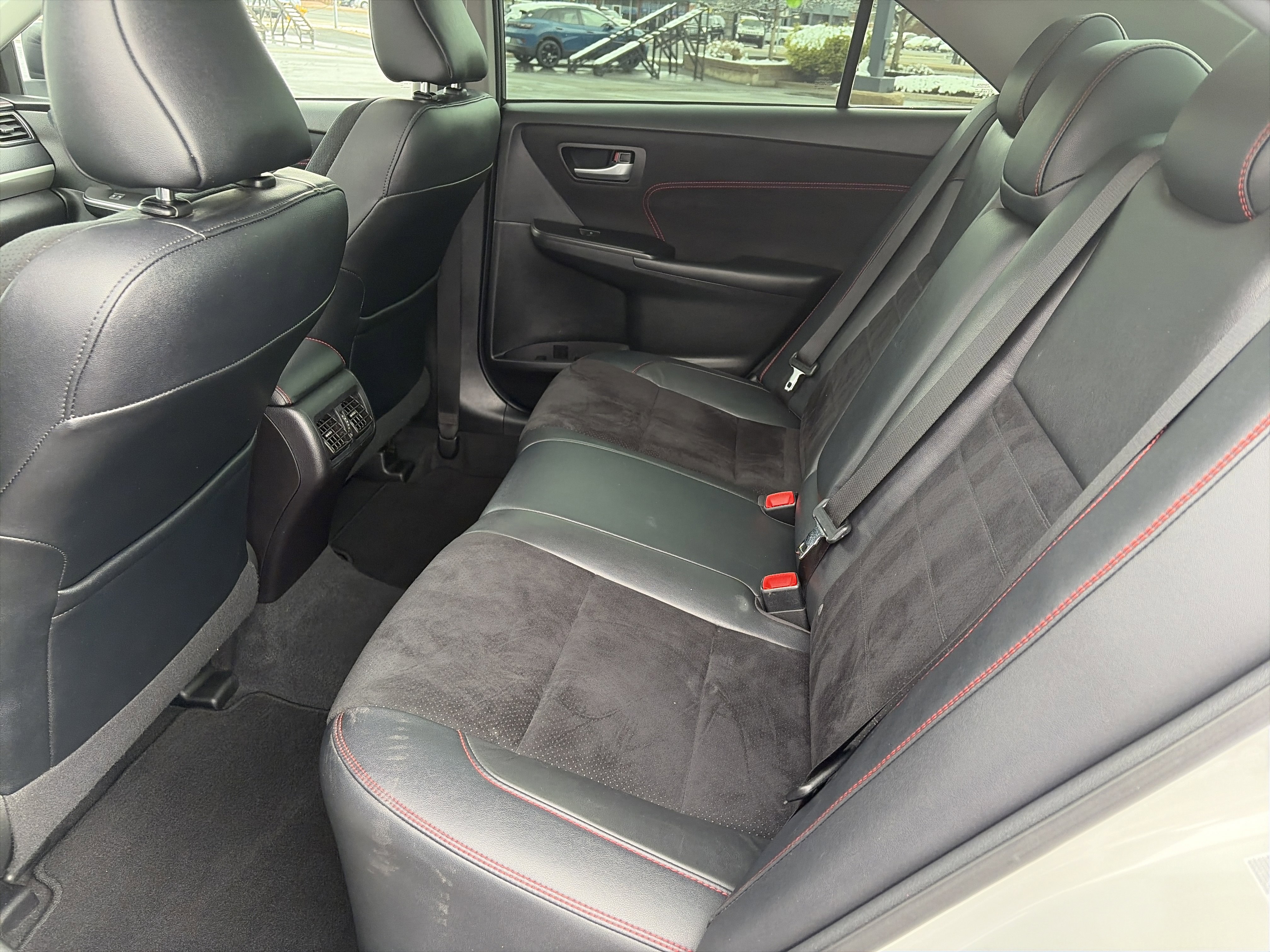 Used 2017 Toyota Camry XSE w/ Moonroof Package FWD image 26