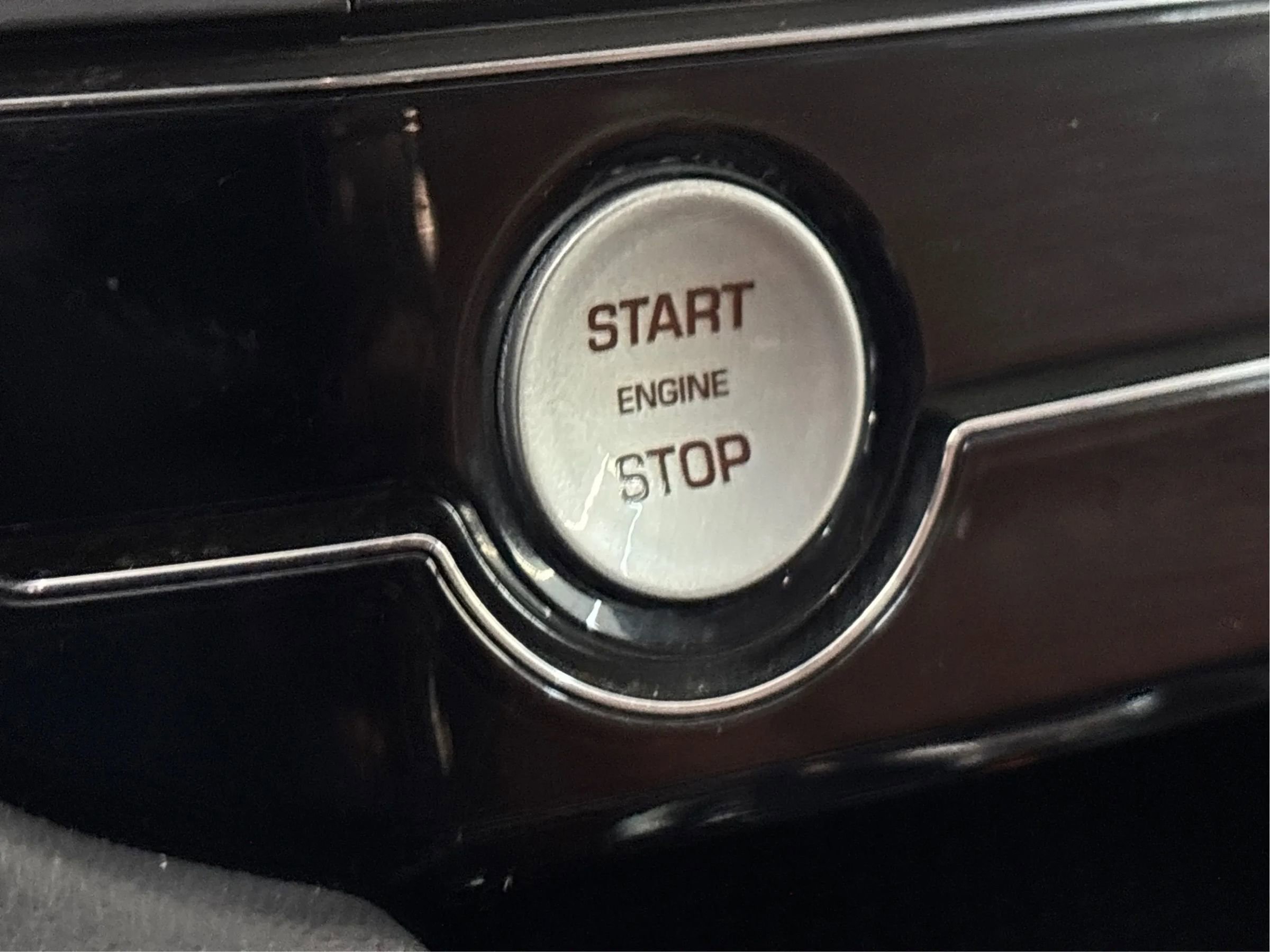 Used 2019 Jaguar F-PACE Portfolio image 36