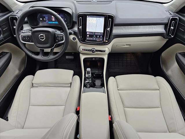 Used 2026 Volvo XC40 B5 Ultra w/ Climate Package image 13