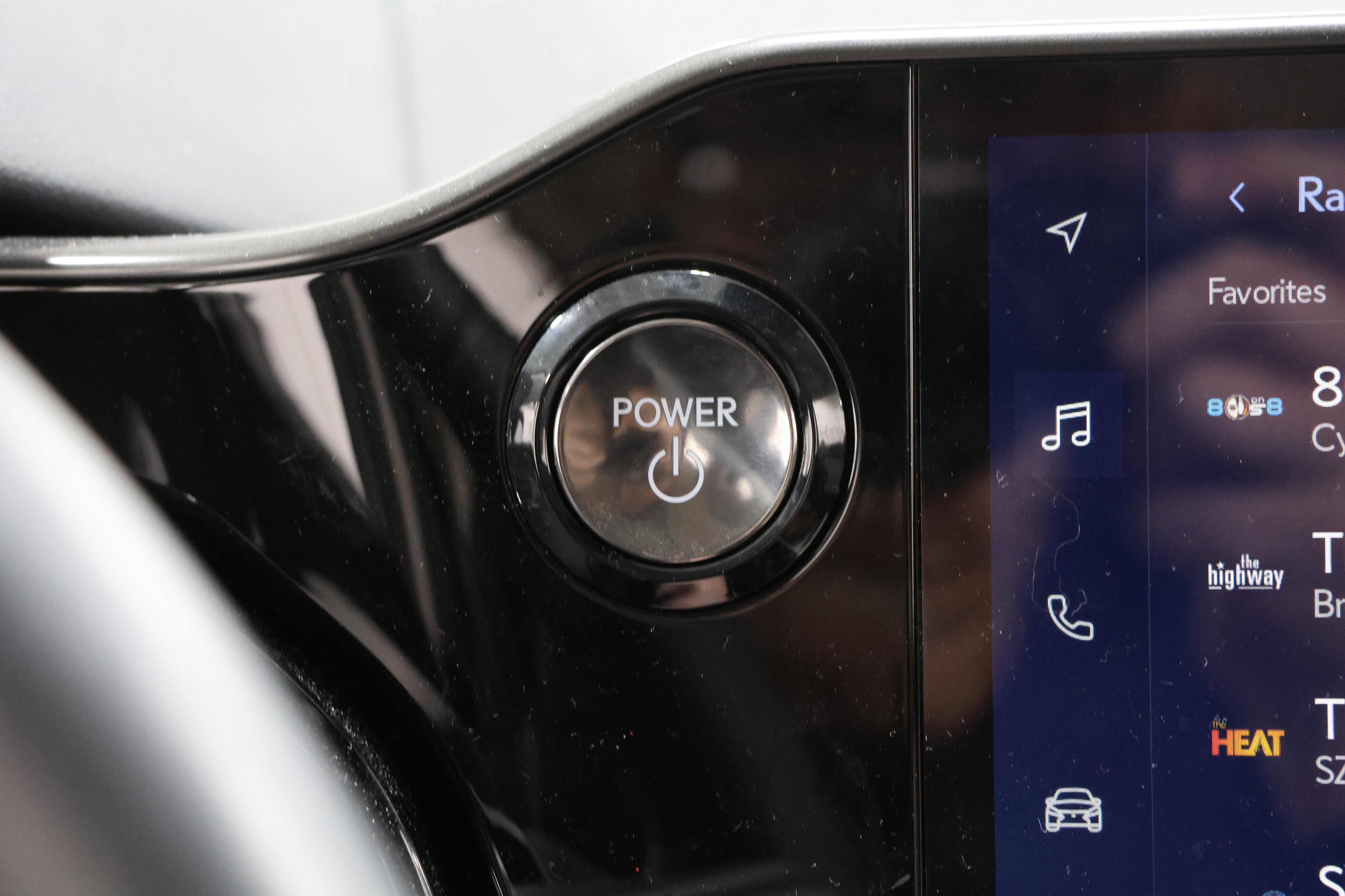 Used 2025 Lexus NX 450h+ AWD w/ Luxury Package image 23