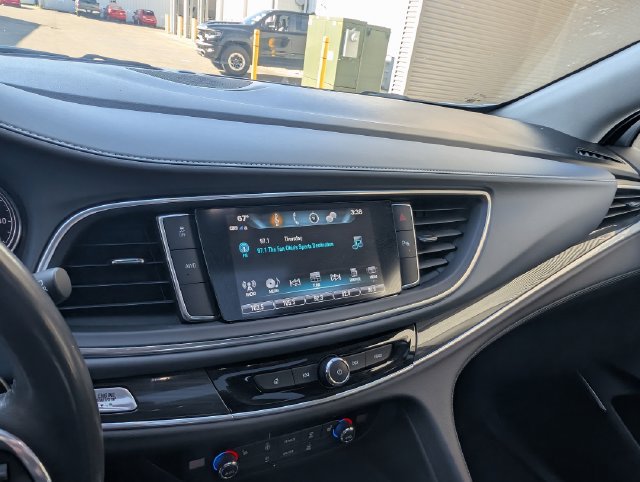 Used 2019 Buick Enclave Essence AWD/4WD image 19