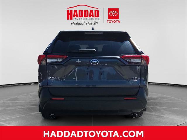 Certified 2023 Toyota RAV4 LE AWD/4WD image 4