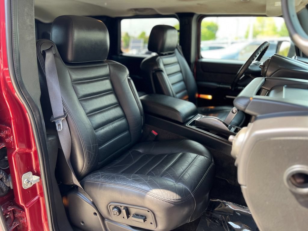 Used 2005 HUMMER H2 w/ Preferred Equipment Group AWD/4WD image 24