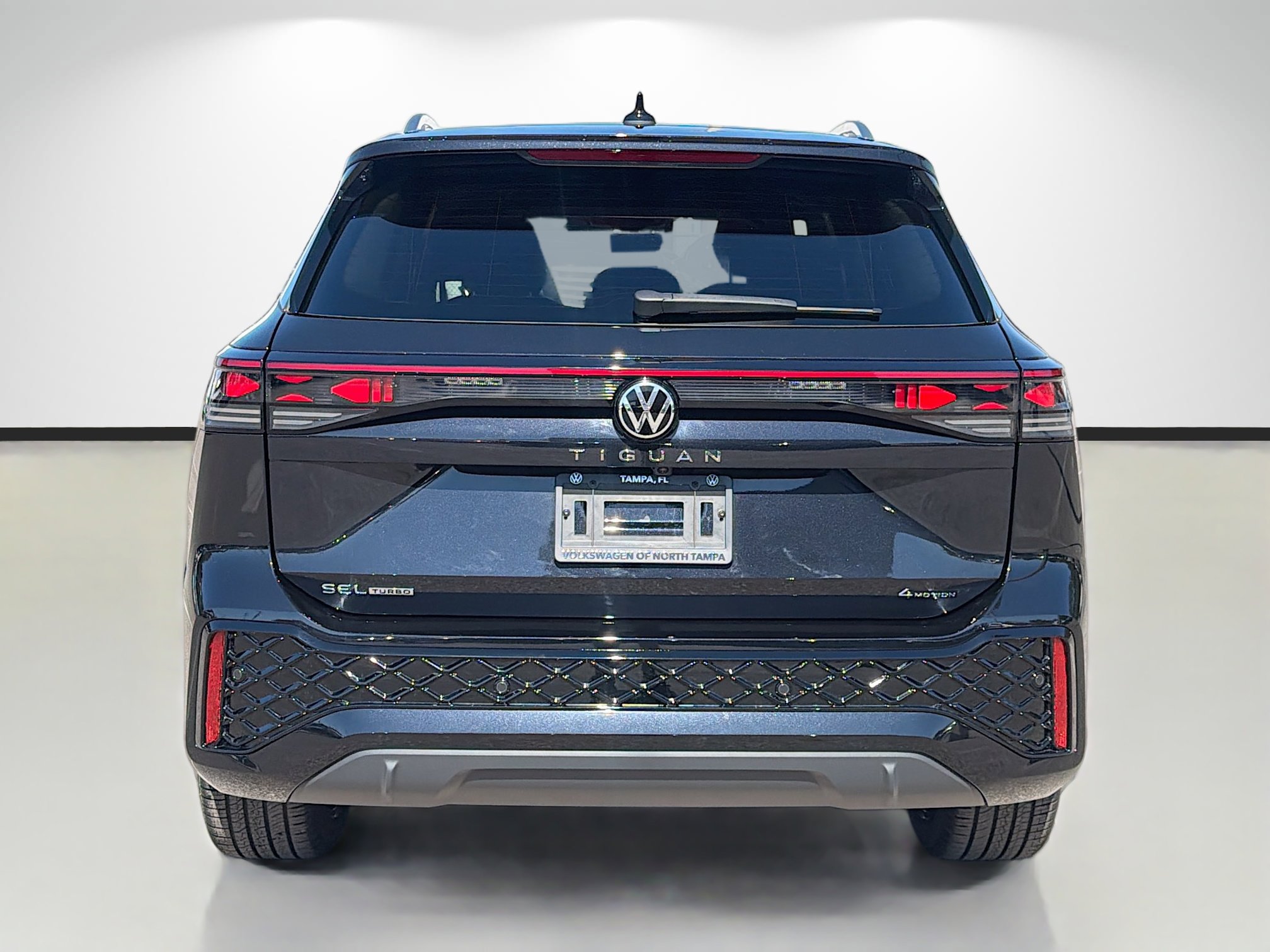 New 2026 Volkswagen Tiguan SEL R-Line AWD/4WD image 4
