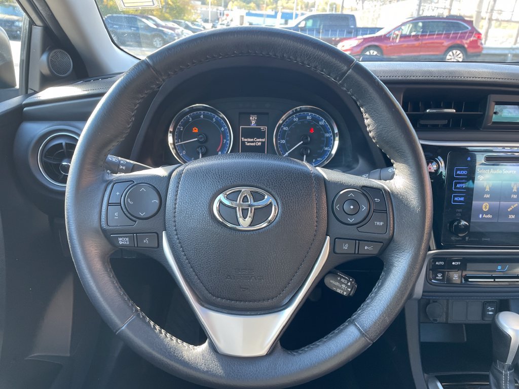 Used 2017 Toyota Corolla SE w/ SE Premium Package FWD image 16