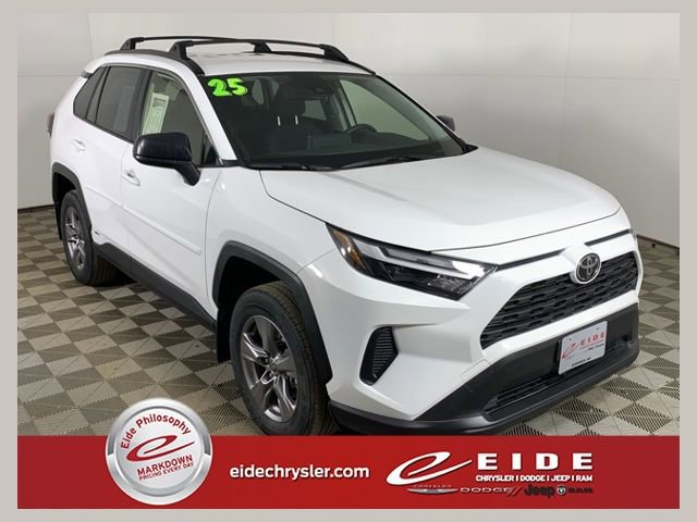 Used 2025 Toyota RAV4 LE AWD/4WD image 1