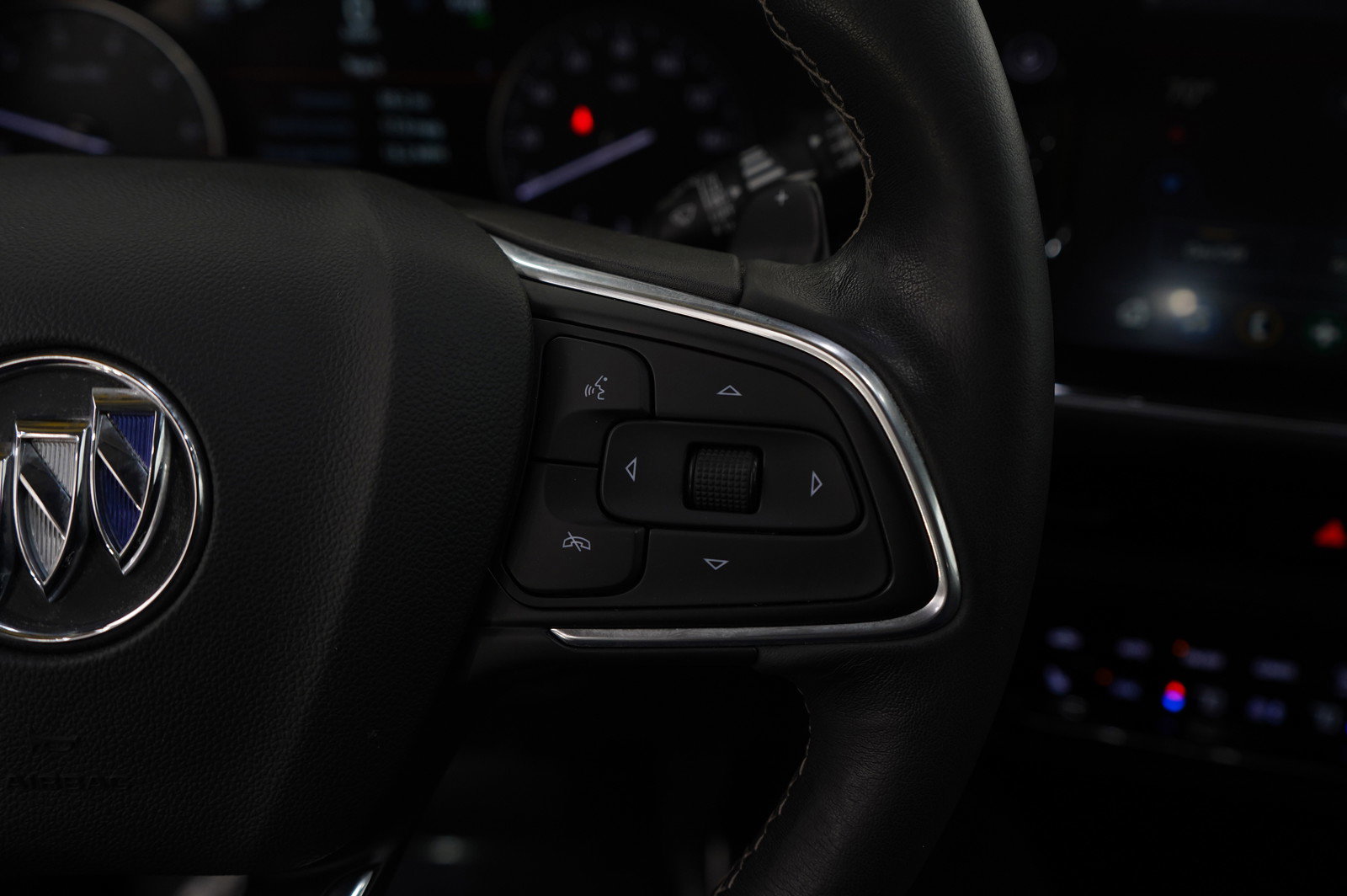 Used 2021 Buick Envision Essence image 19