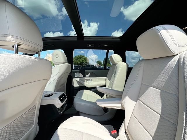 Used 2025 Mercedes-Benz GLS 450 4MATIC w/ AMG Line Exterior image 30