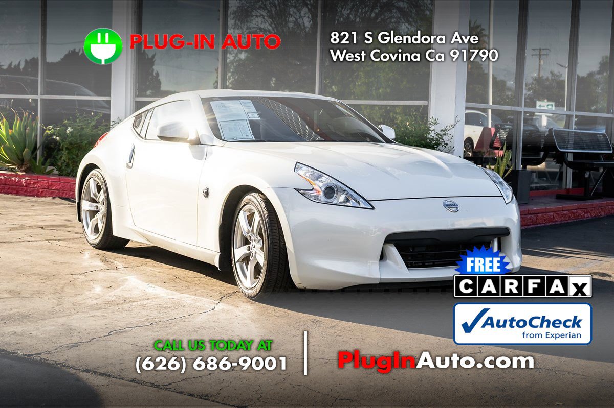 Used 2010 Nissan 370Z Touring image 3
