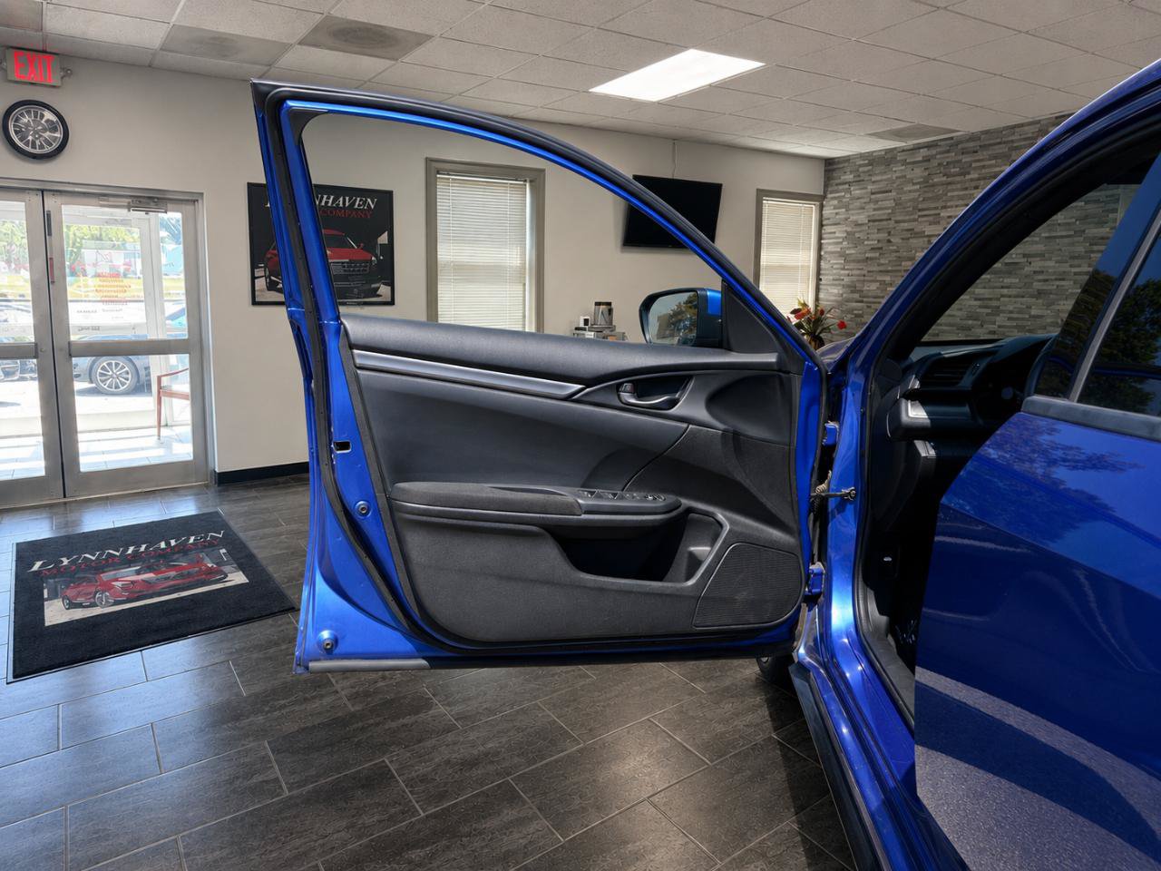 Used 2017 Honda Civic Sport image 12
