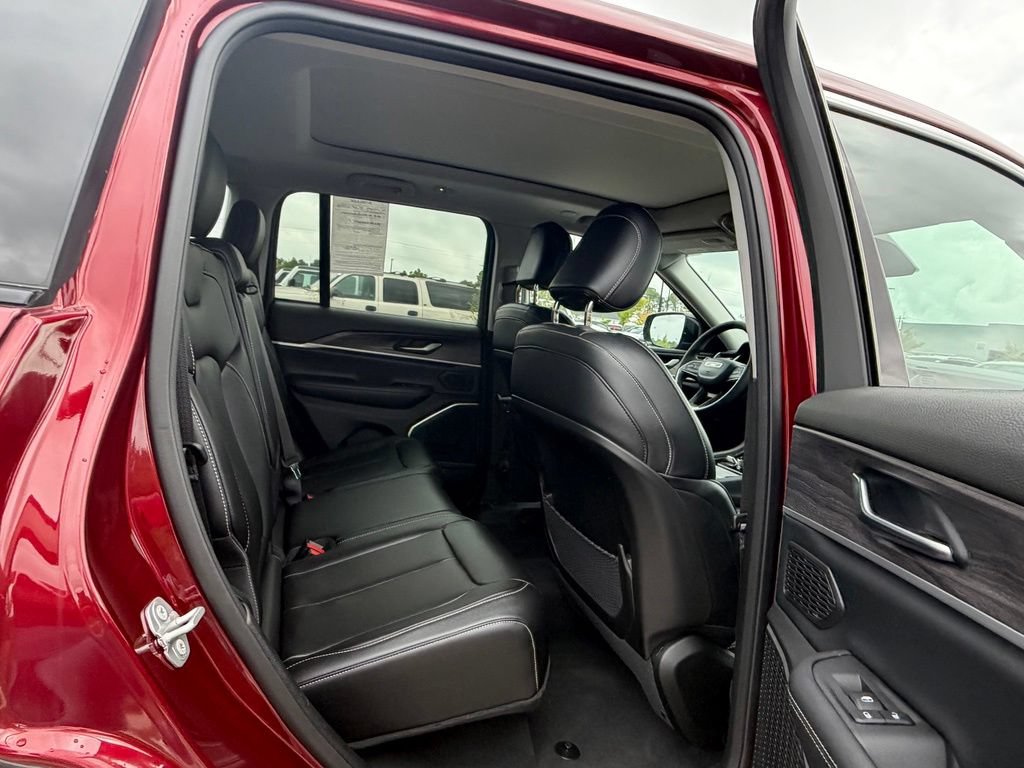 Used 2023 Jeep Grand Cherokee 4WD 4xe image 38