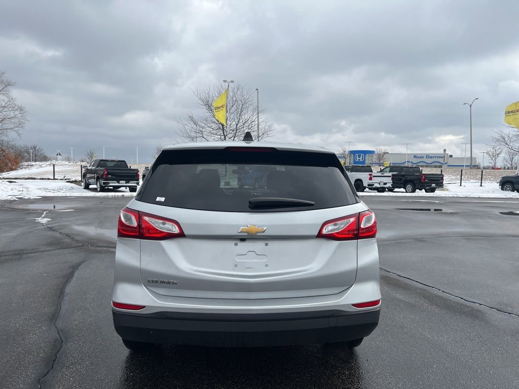 Used 2020 Chevrolet Equinox LS w/ LS Convenience Package image 4