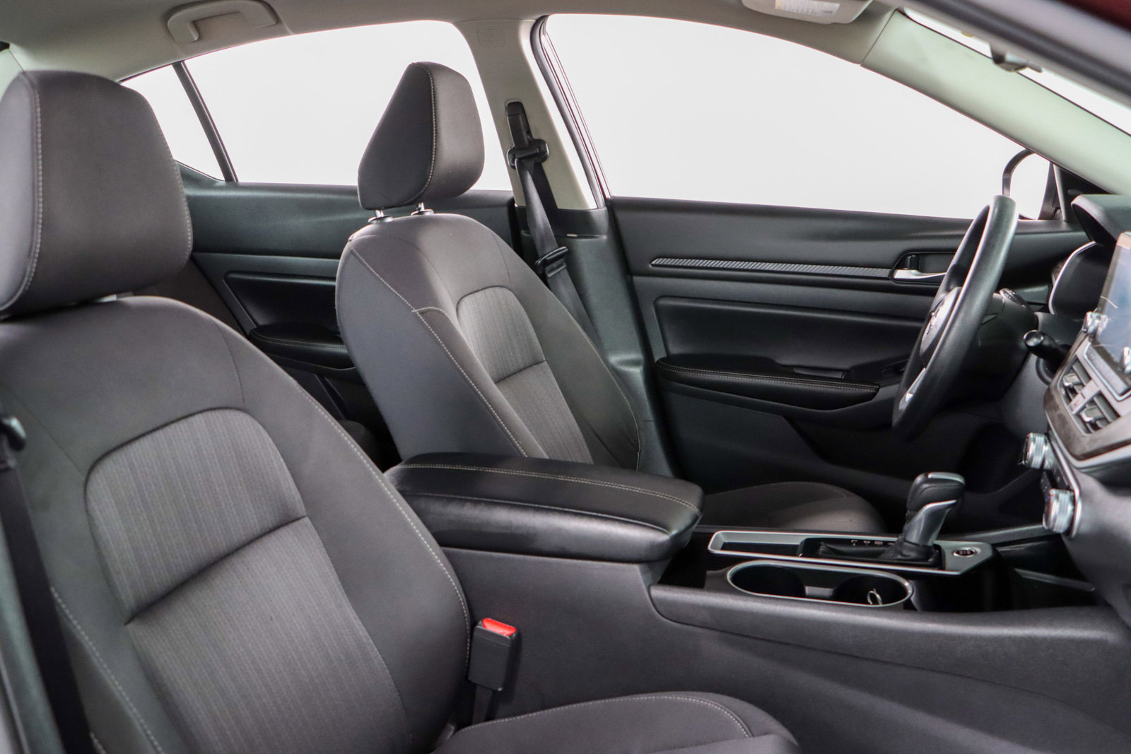 Used 2024 Nissan Altima 2.5 SV image 26