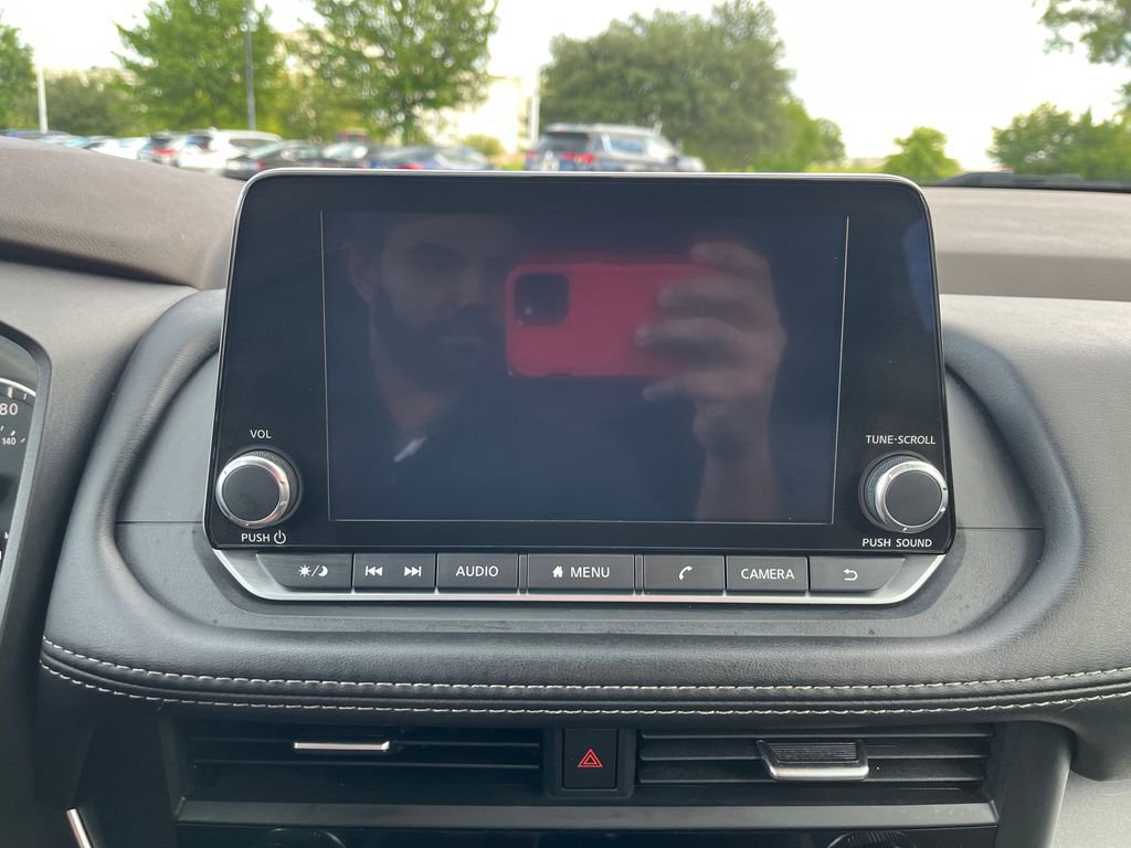 Used 2023 Nissan Rogue SV image 21