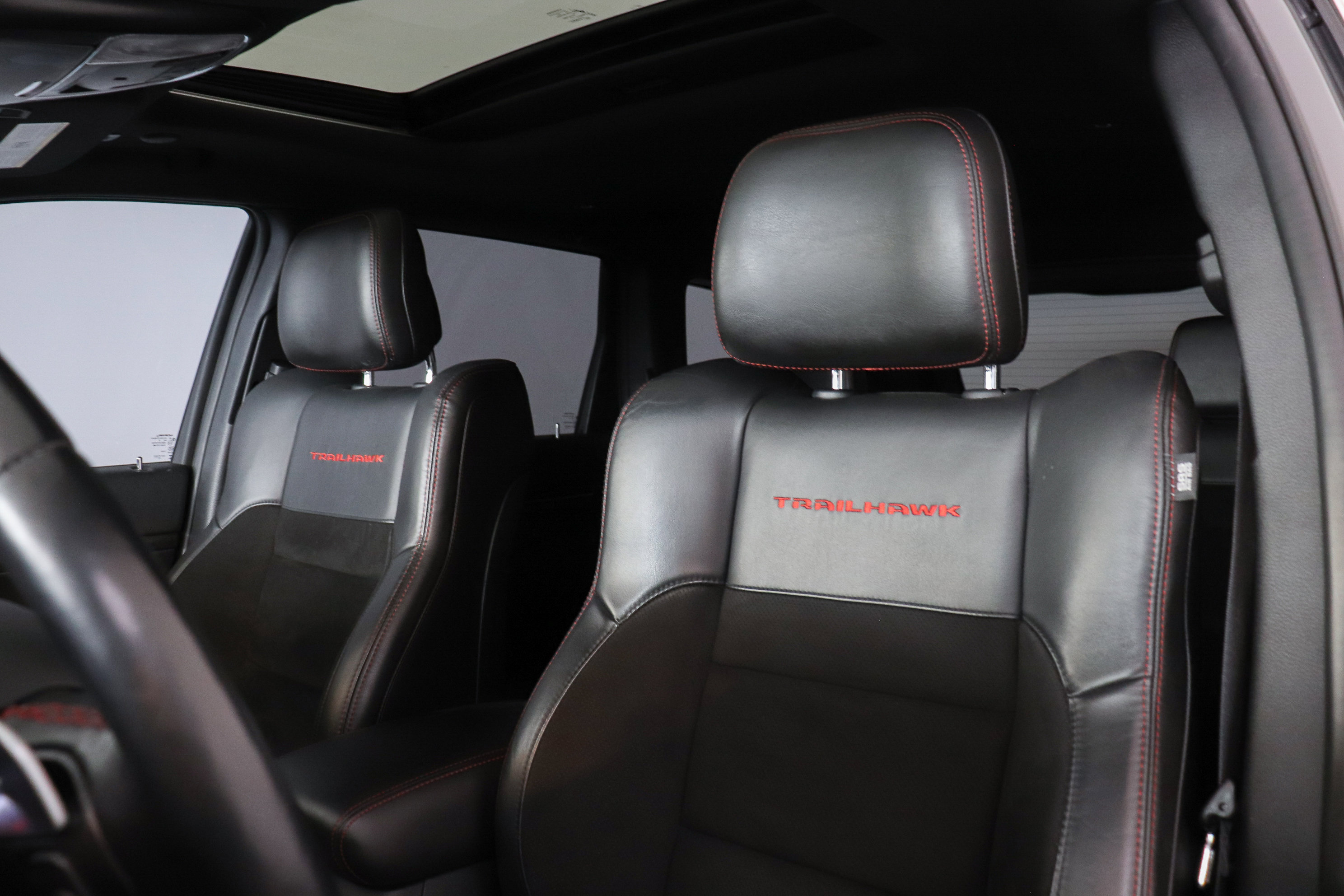 Used 2021 Jeep Grand Cherokee Trailhawk image 11