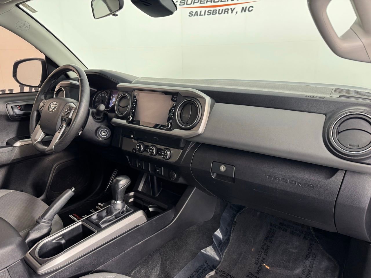 Used 2021 Toyota Tacoma SR5 w/ SR5 Appearance Package (SM) RWD image 33