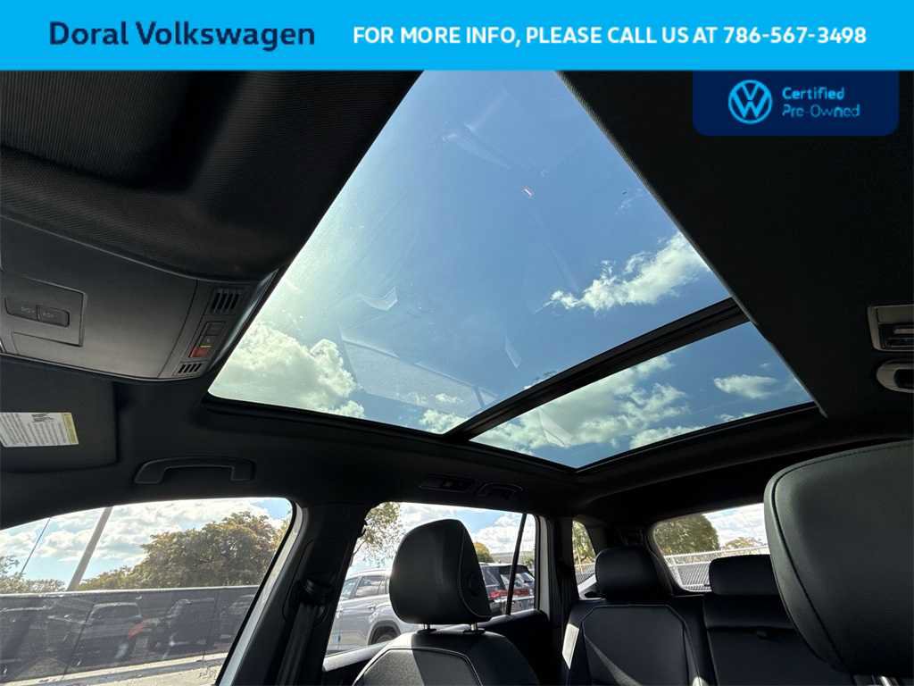 Certified 2024 Volkswagen Tiguan SE R-Line image 17
