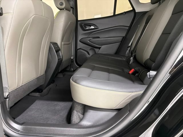 Used 2025 Chevrolet Trax ACTIV w/ Driver Confidence Package FWD image 17