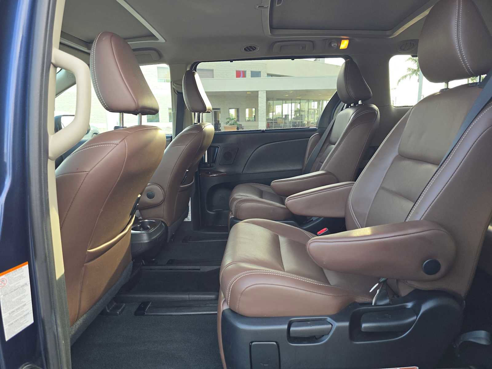 Used 2019 Toyota Sienna Limited image 17