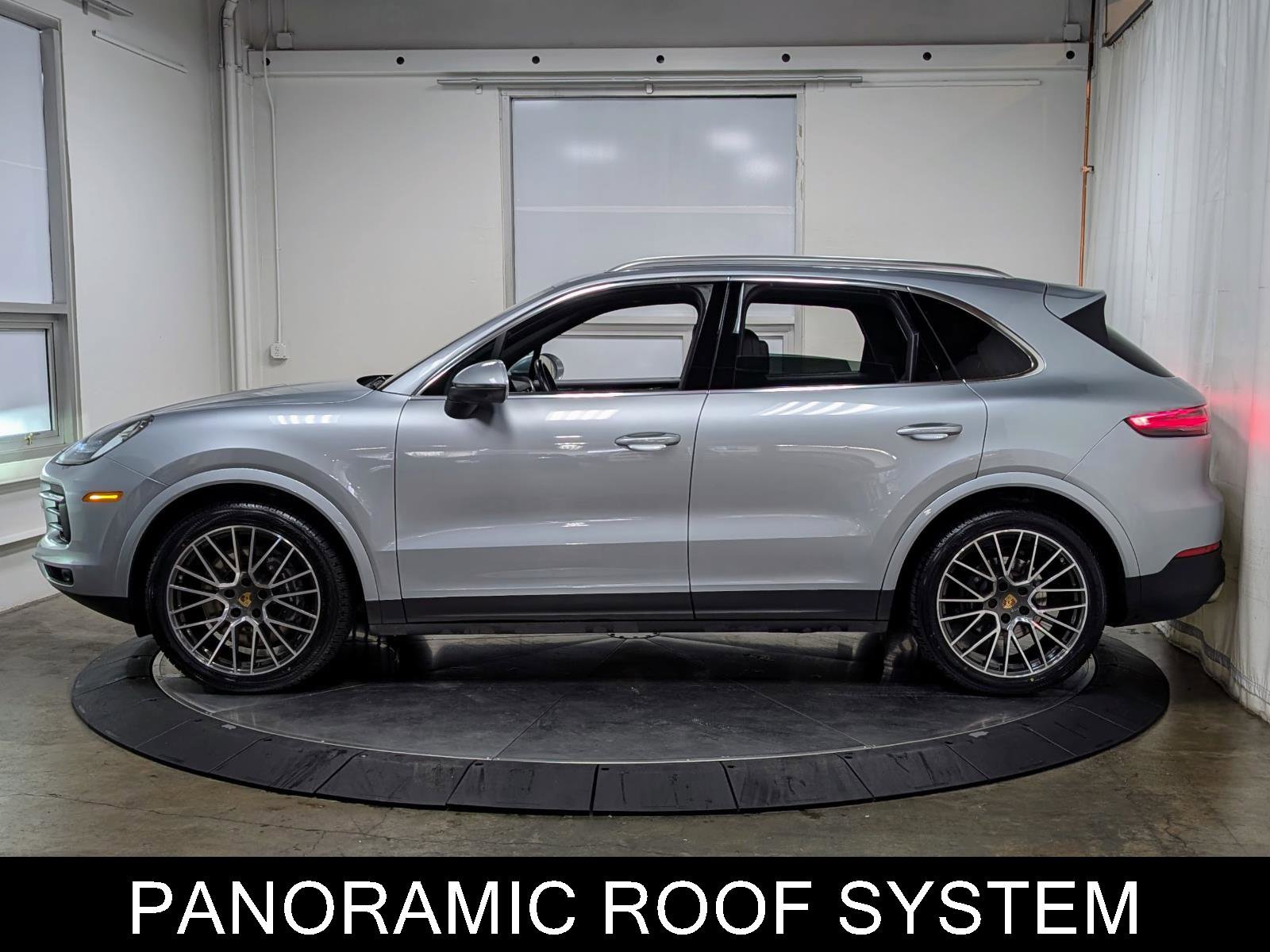 Used 2023 Porsche Cayenne Platinum Edition image 6