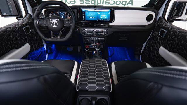 Used 2025 Jeep Gladiator Sport AWD/4WD image 2