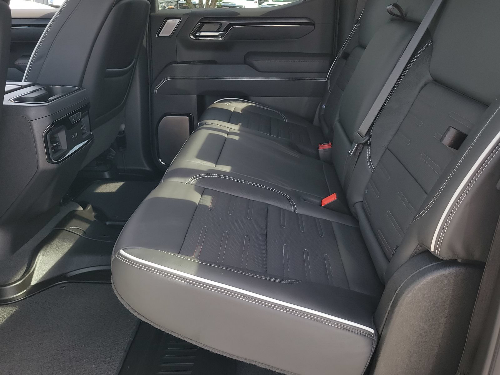 Used 2024 GMC Sierra 1500 AT4X AWD/4WD image 8