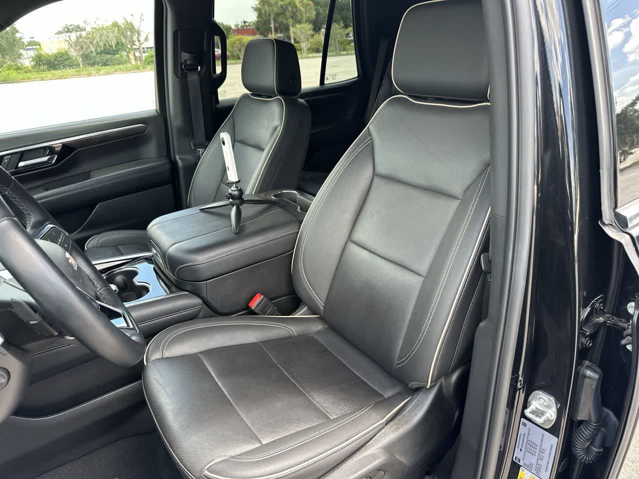 Used 2025 Chevrolet Tahoe Premier AWD/4WD image 16