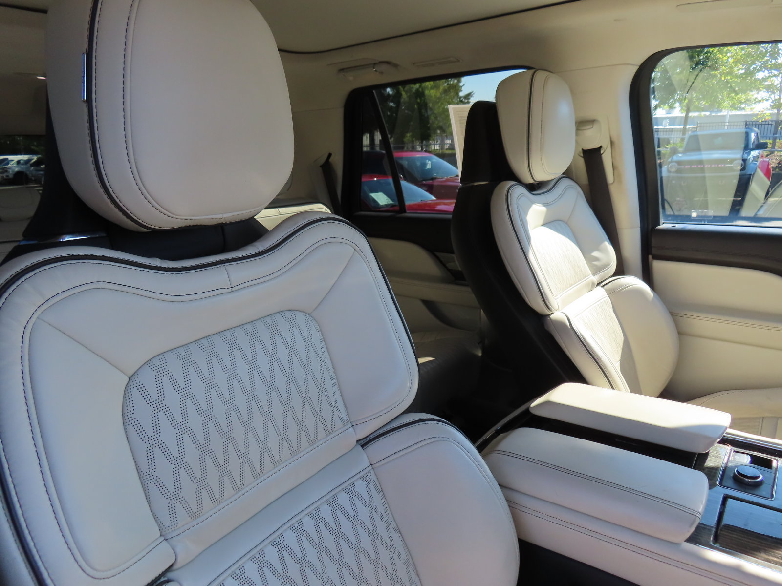 Used 2023 Lincoln Navigator Black Label AWD/4WD image 32