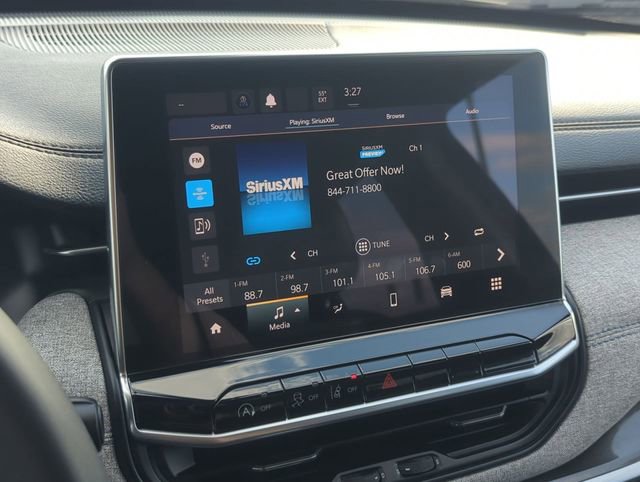 Used 2024 Jeep Compass Latitude image 17