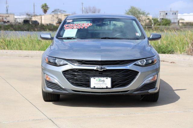 Used 2023 Chevrolet Malibu RS image 2