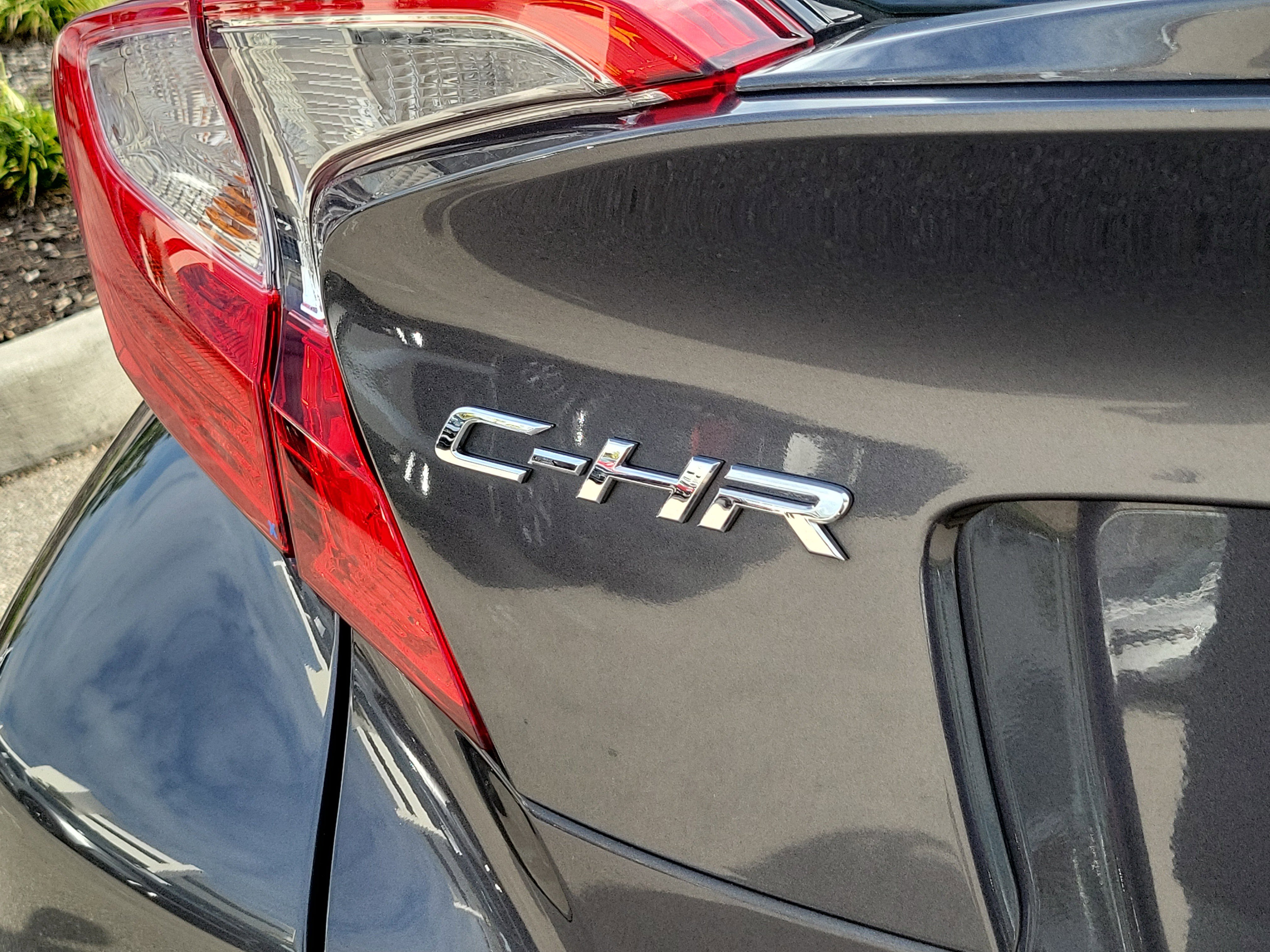 Used 2021 Toyota C-HR XLE FWD image 10