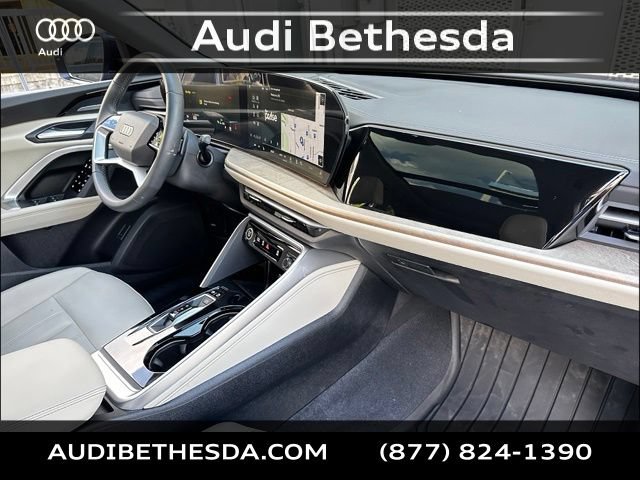 Used 2025 Audi Q5 Premium Plus w/ Premium Plus AWD/4WD image 11