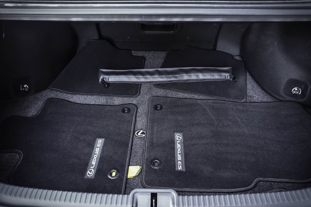 Certified 2022 Lexus ES 350 w/ Premium Package FWD image 23