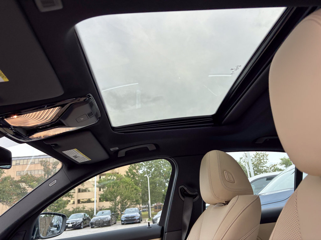 New 2026 BMW 330i xDrive Sedan w/ Premium Package AWD/4WD image 9