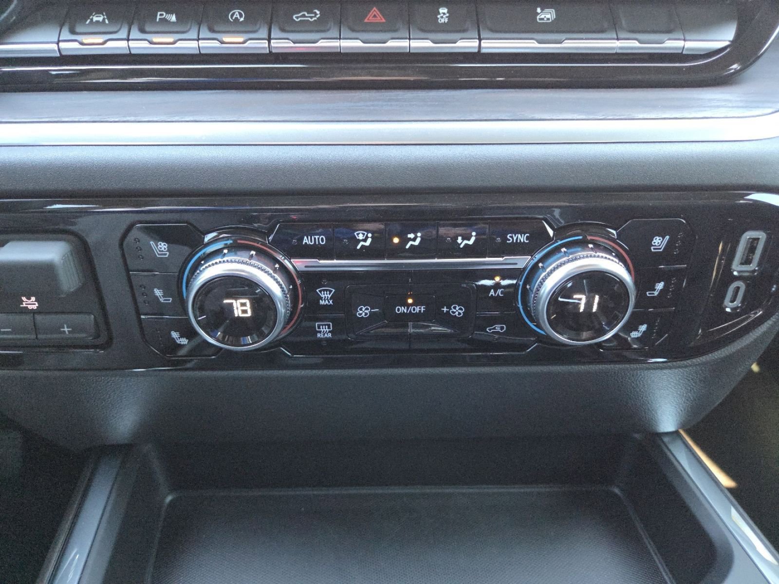 New 2026 GMC Sierra 1500 SLT w/ SLT Premium Package image 34