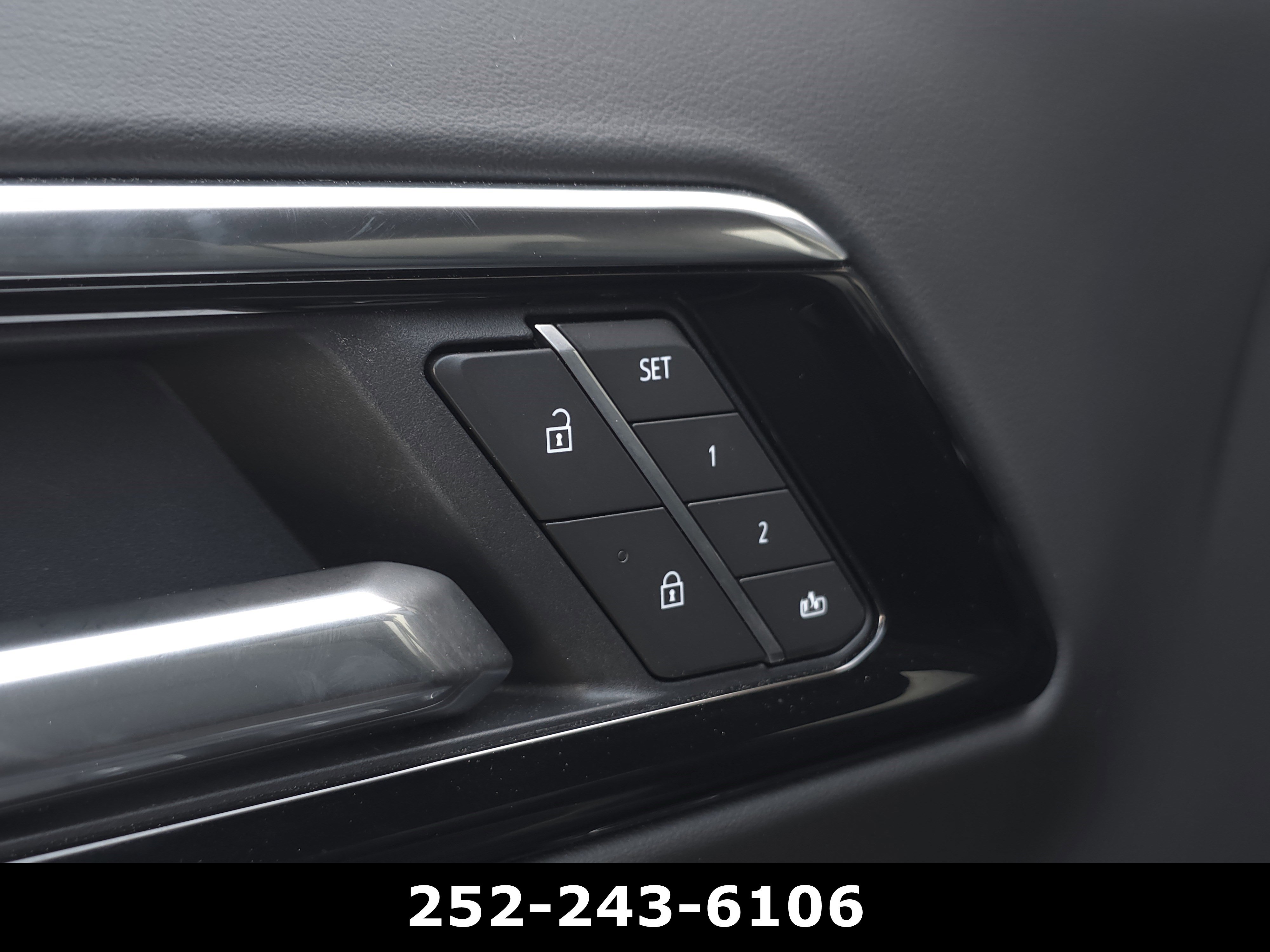 Used 2025 Chevrolet Tahoe Premier RWD image 12