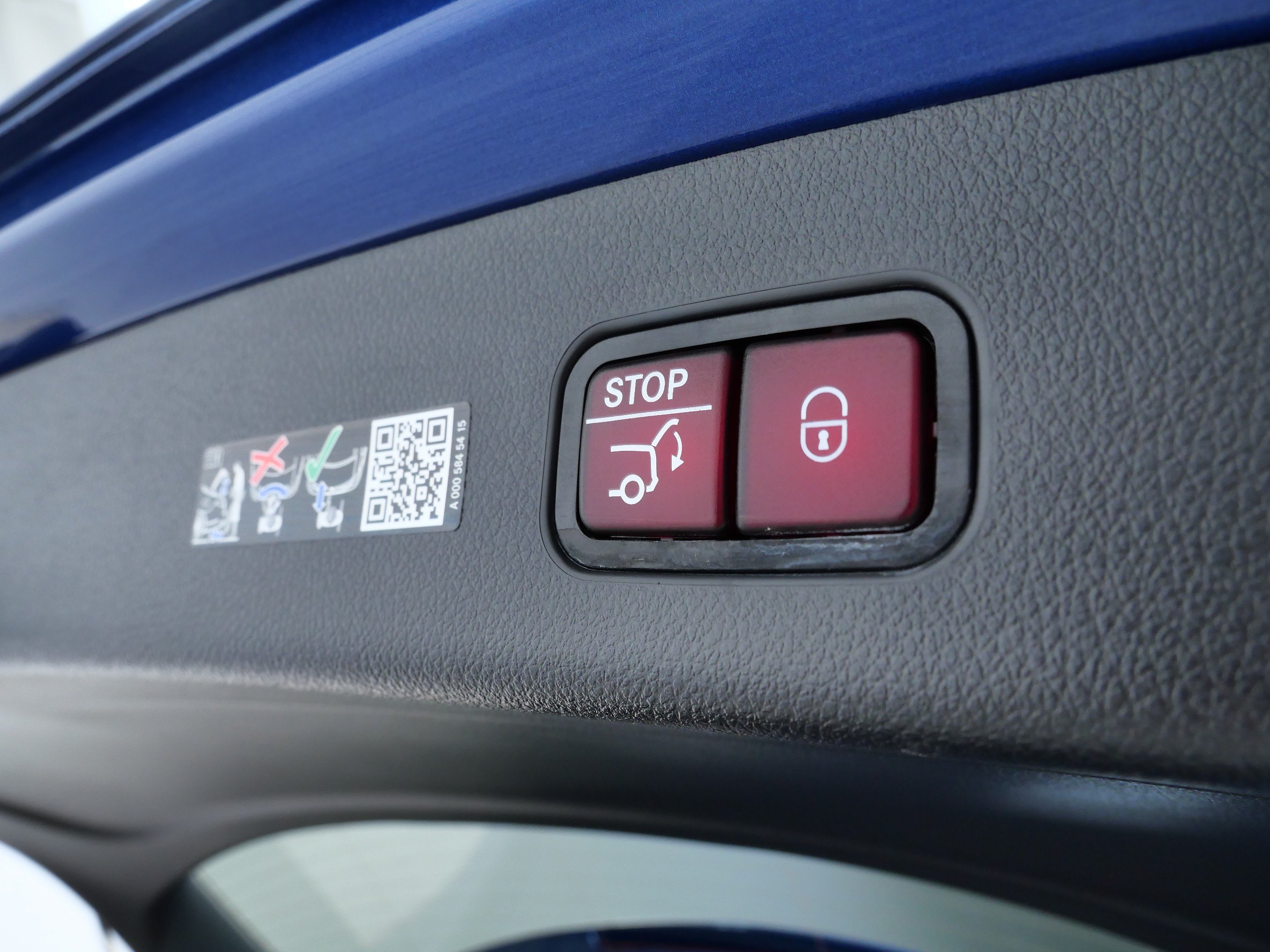 Used 2025 Mercedes-Benz GLC 300 4MATIC image 8
