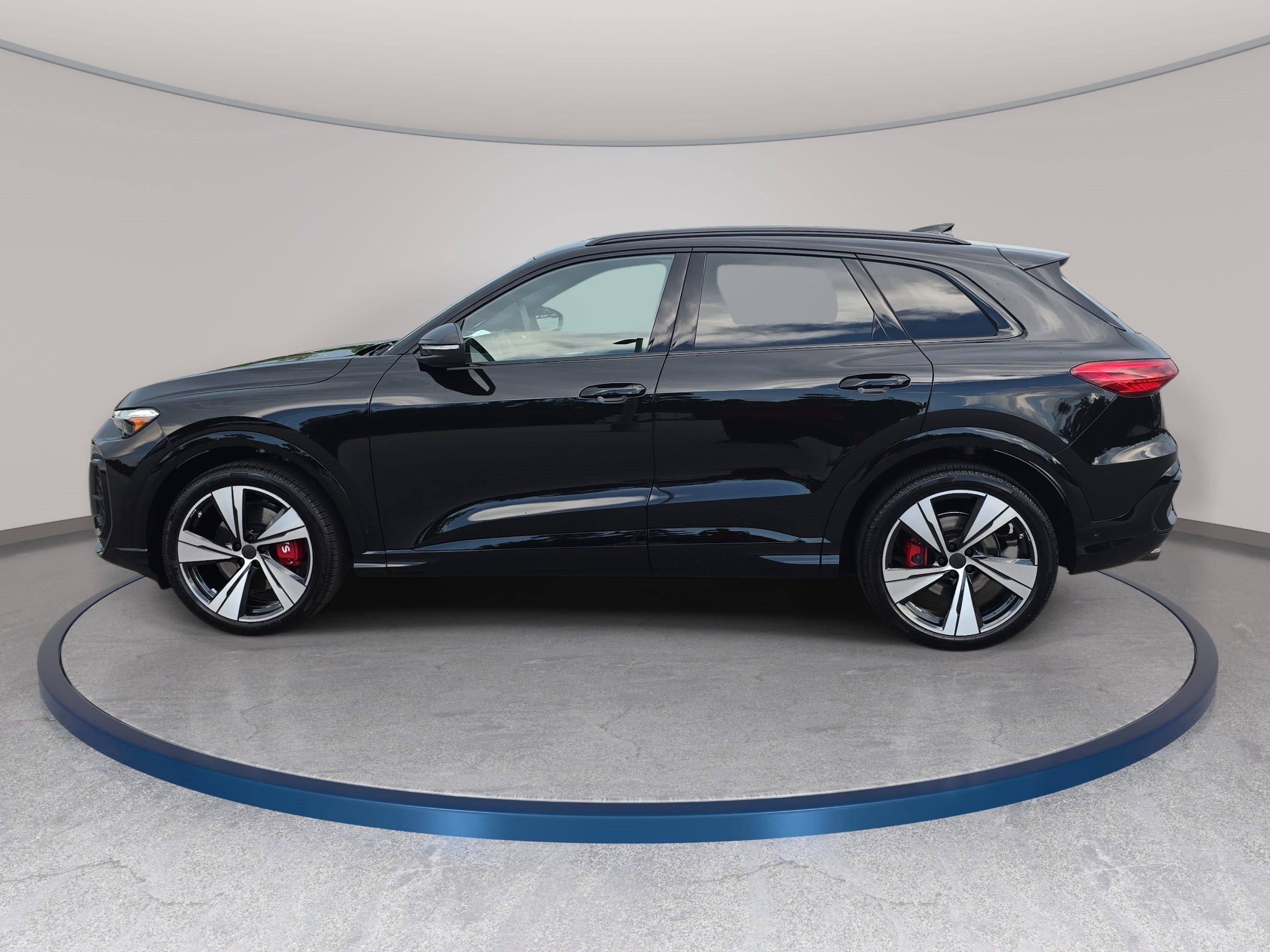 New 2026 Audi SQ5 Premium Plus AWD/4WD image 8