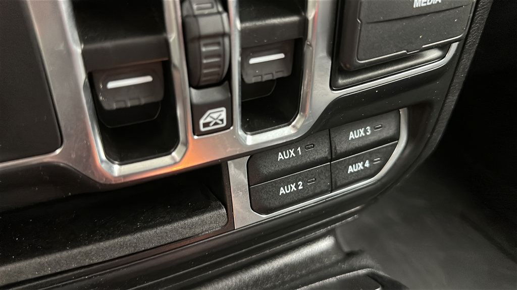 Used 2023 Jeep Gladiator Overland AWD/4WD image 21
