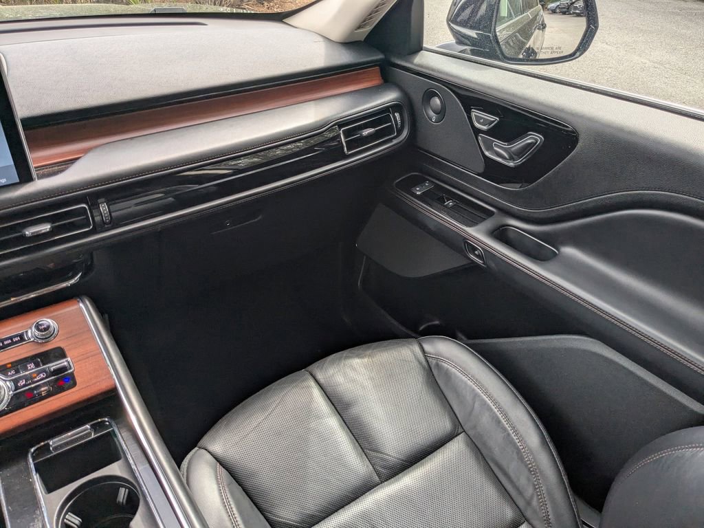 Used 2023 Lincoln Aviator Reserve image 18