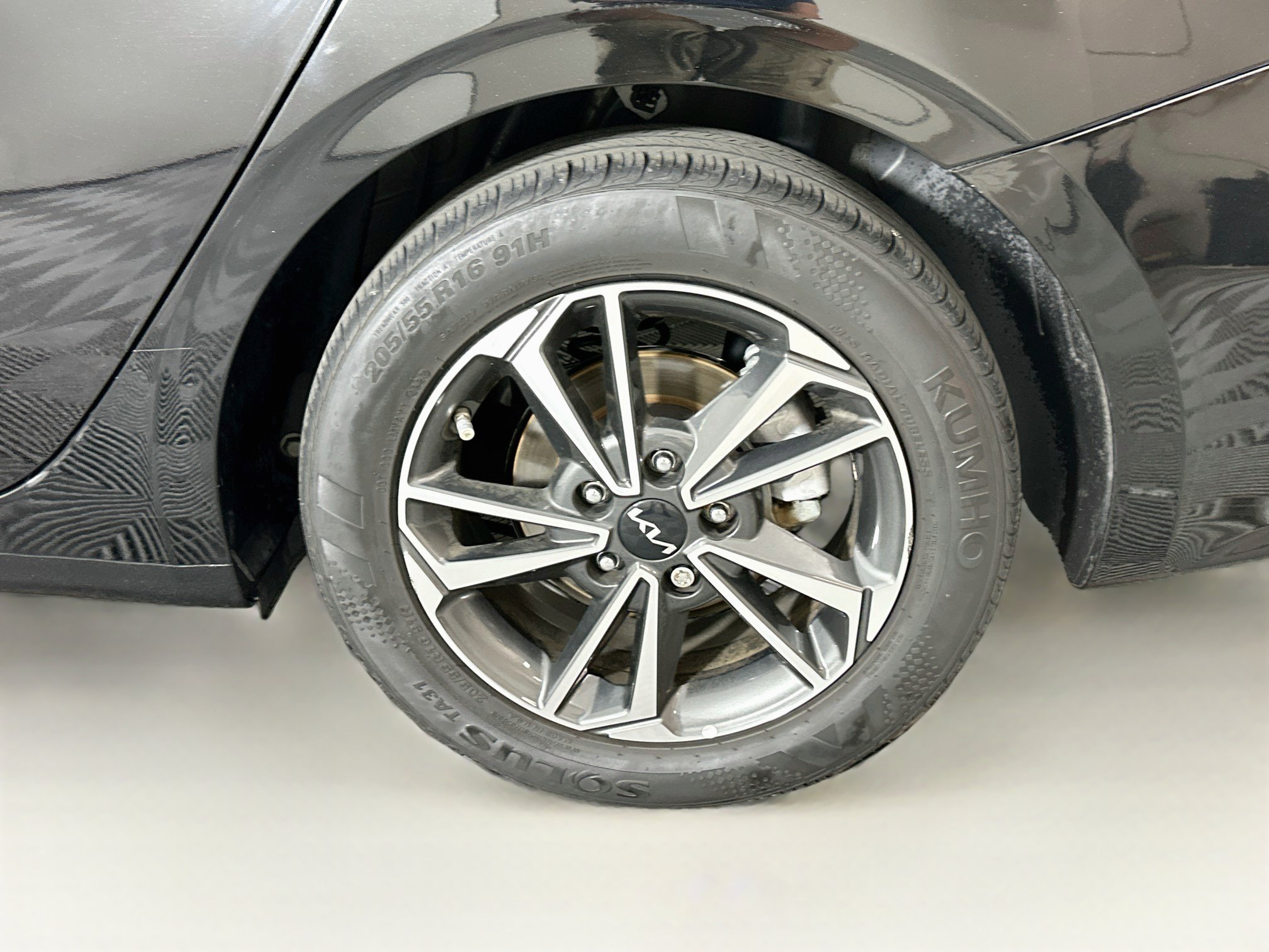 Used 2023 Kia Forte LXS w/ LXS Technology Package FWD image 11