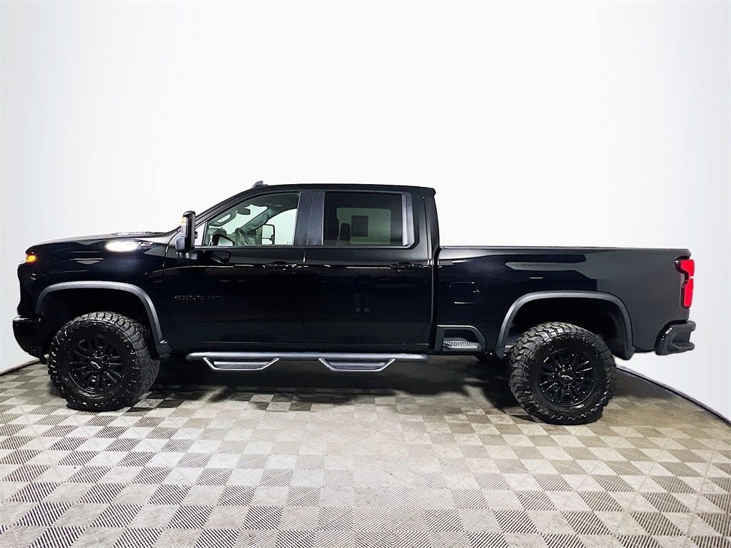 Used 2024 Chevrolet Silverado 2500 ZR2 w/ LPO, Dark Essentials Package image 5