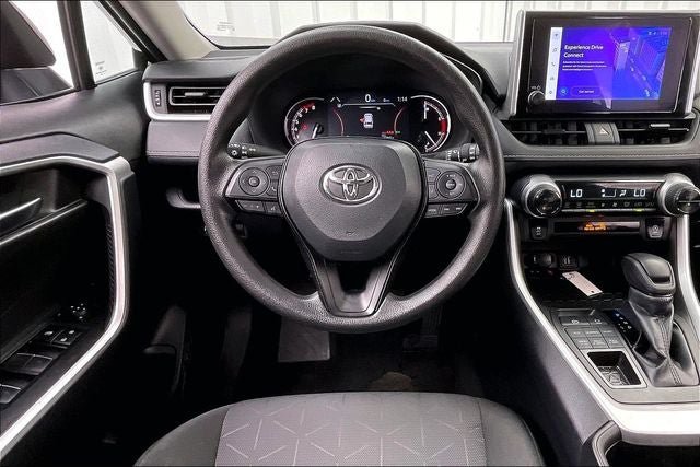 Used 2024 Toyota RAV4 XLE AWD/4WD image 5