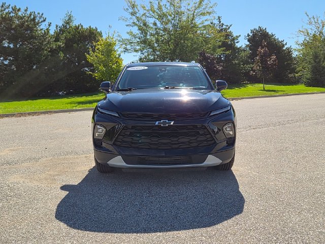 Used 2023 Chevrolet Blazer LT w/ Midnight/Sport Edition FWD image 2