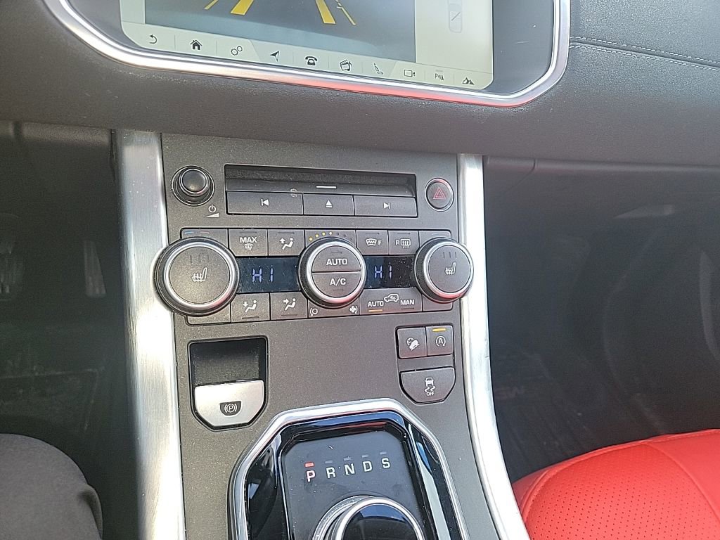 Used 2017 Land Rover Range Rover Evoque SE Premium image 32