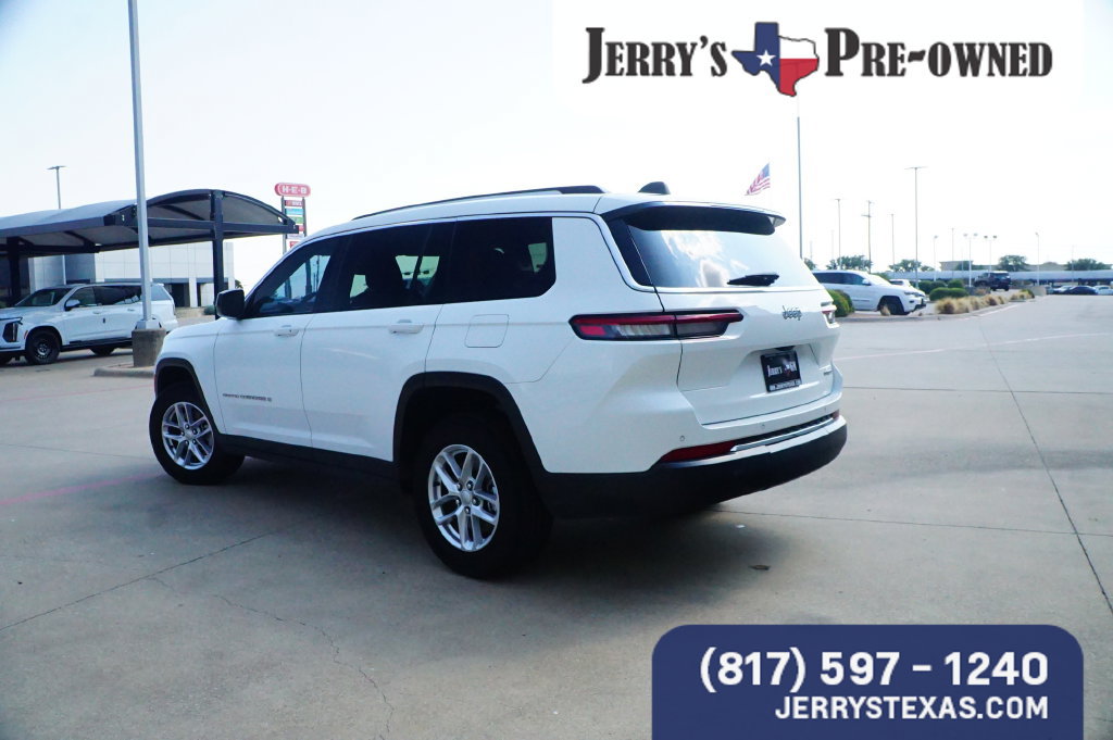 Used 2023 Jeep Grand Cherokee L Laredo RWD image 2