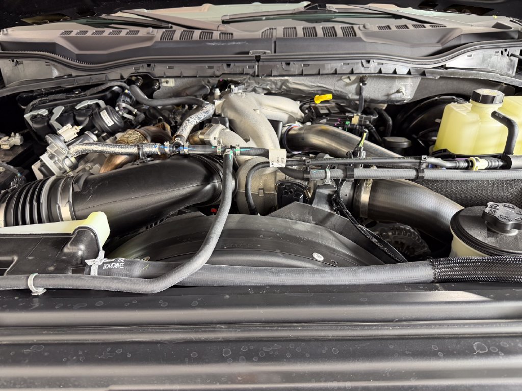 Used 2022 Ford F350 Platinum w/ Tremor Off-Road Package AWD/4WD image 26