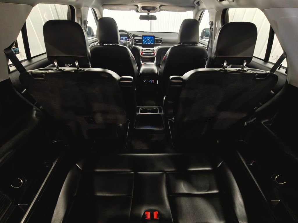 Used 2021 Ford Explorer XLT w/ Equipment Group 202A image 31