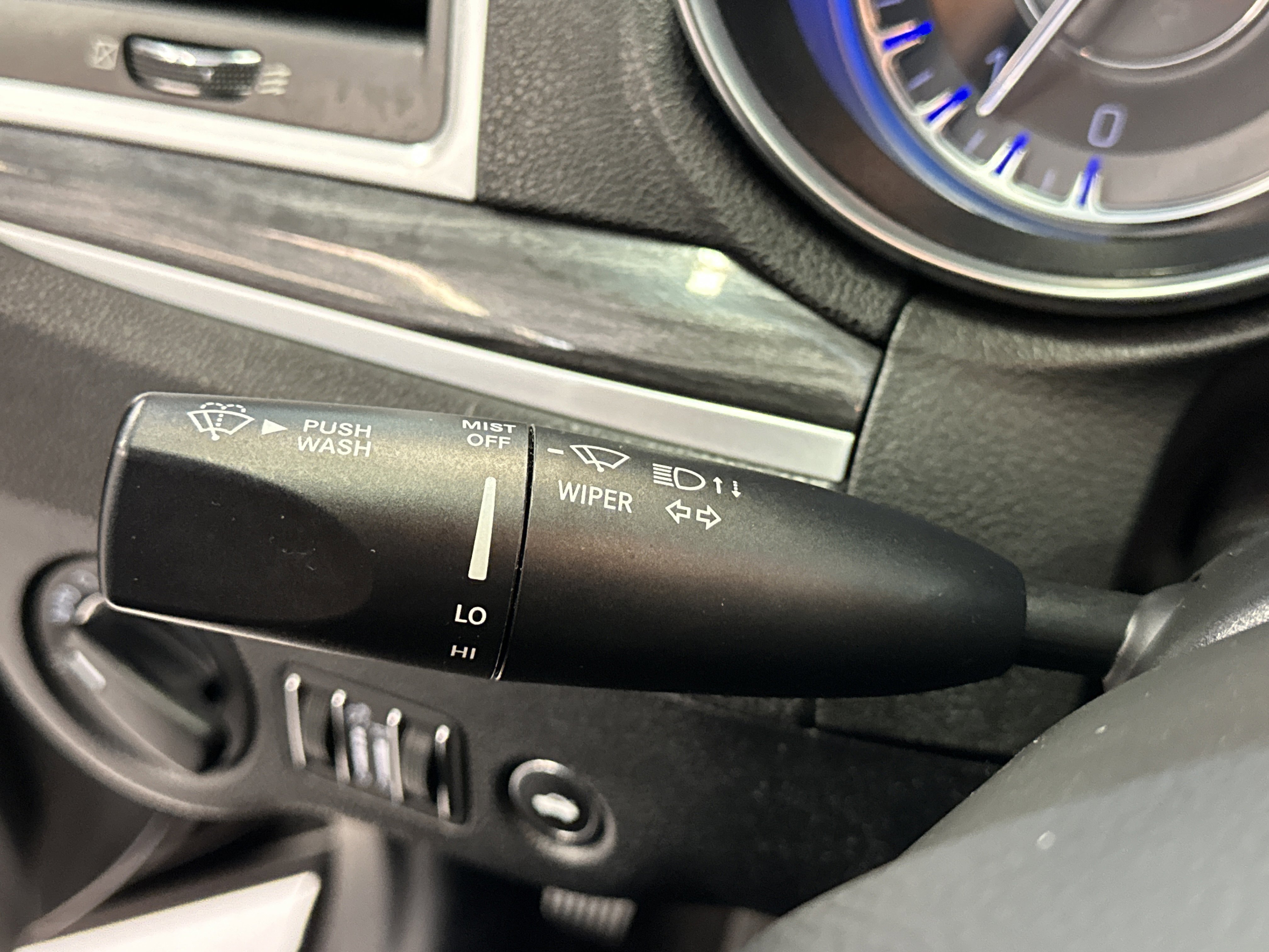 Used 2018 Chrysler 300 Touring w/ Sport Appearance Package image 33